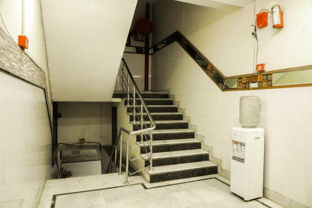 Hotel Centra Inn New Delhi Bagian luar foto