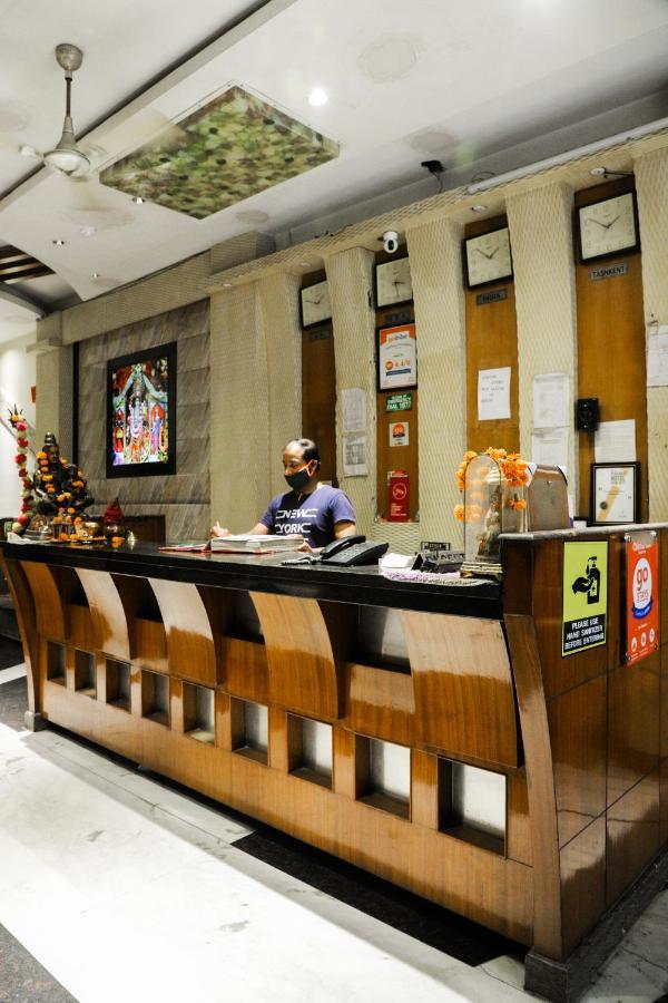 Hotel Centra Inn New Delhi Bagian luar foto